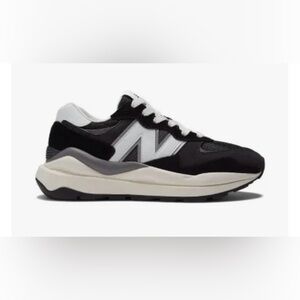 NWOB Womens New Balance 57/40 Black Sea Salt Chunky 80’s Retro Inspired Sneakers